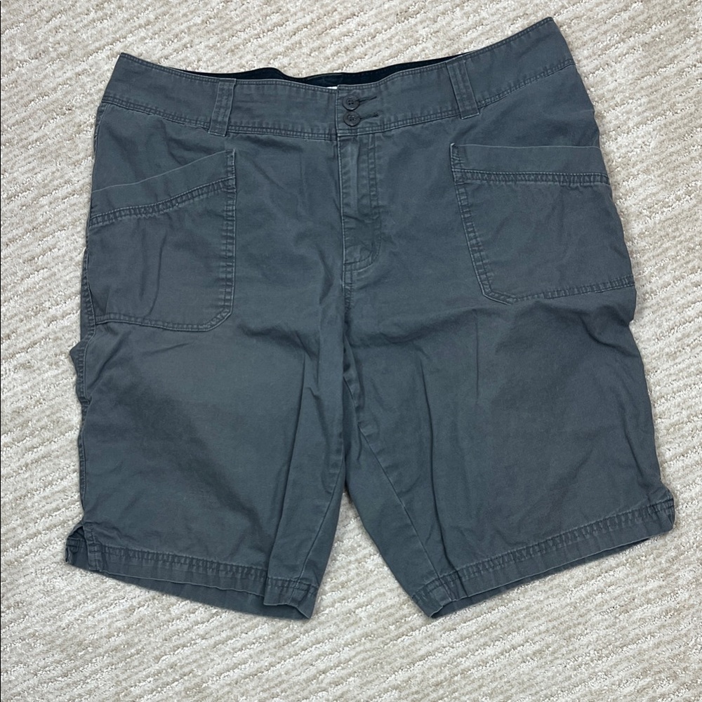Columbia Women’s Size 12 Gray Cargo Hiking Shorts Outdoor Utility